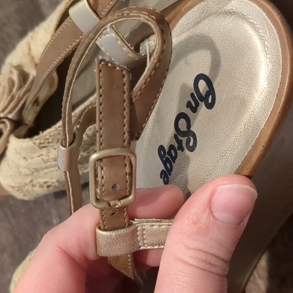 On Stage Wedge heels Sz 7 1/2 - Picture 6 of 7